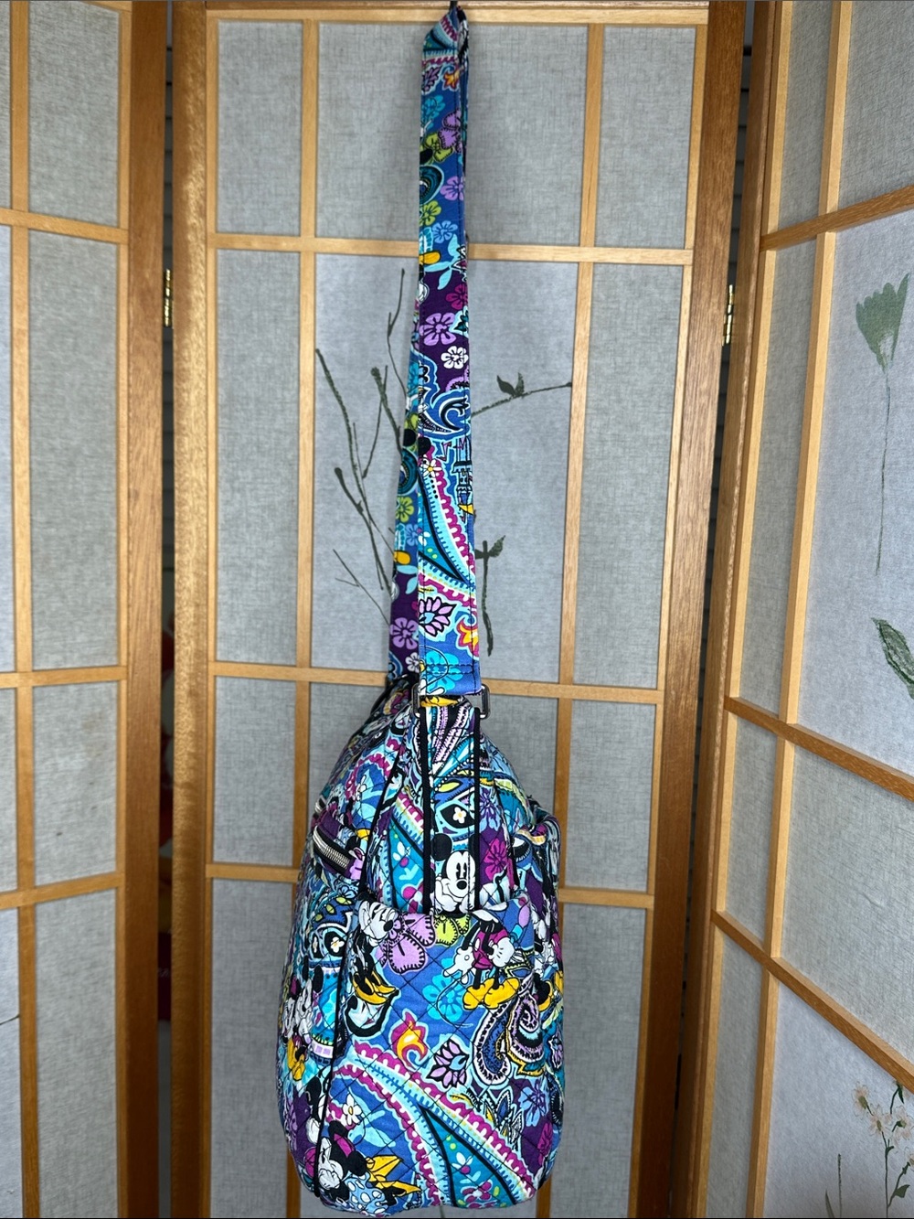 VERA BRADLEY Large, colorful On the Go Crossbody Bag - Picture 9 of 13